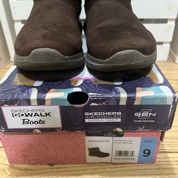 Sketchers On the Go Joy Boot: women’s size 9 Brown - Picture 5 of 12